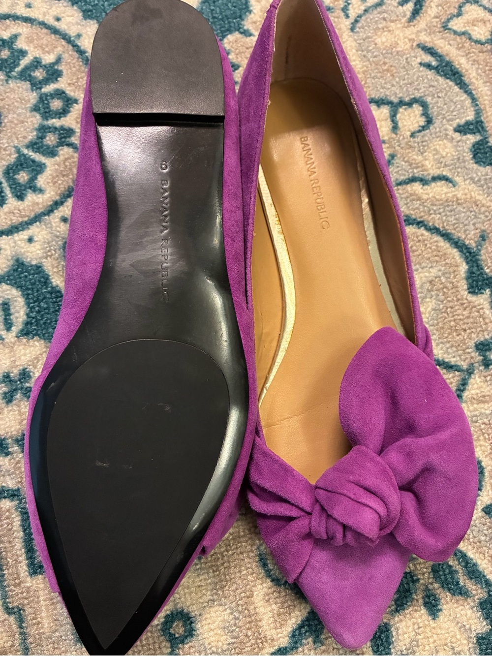 Banana Republic Purple Suede Bow Pointed-Toe Flats. Size 9. - Picture 3 of 6